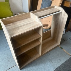 キッズハンガーラック　収納棚の画像