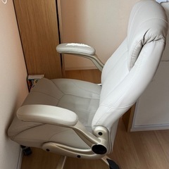 デスクチェア　リクライニング　オフィスの画像