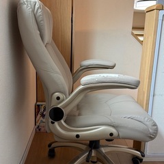 デスクチェア　リクライニング　オフィスの画像