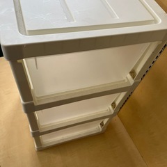 美品 3段 衣類ケースの画像