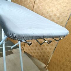 スタンド式 アイロン台 昇降式 高さ約82㎝ 折りたたみ式 札幌 北20条店の画像