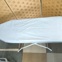 スタンド式 アイロン台 昇降式 高さ約82㎝ 折りたたみ式 札幌 北20条店の画像
