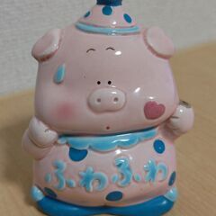 豚さんキャラの貯金箱の画像