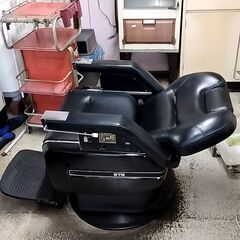 理容椅子 タカラベルモント プロスタッフ879（BB-879M3）電動バーバーチェア 取説付の画像