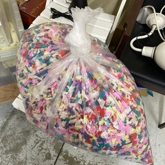 あげます！カラフル紙吹雪の画像