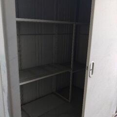 中古収納庫の画像