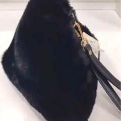 【未使用品】《Astyle》（トライアングル）ファーバッグの画像