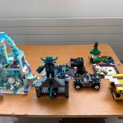 大量のLEGOの画像