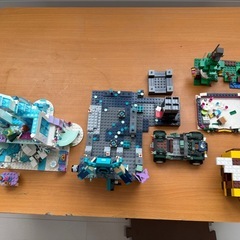 大量のLEGOの画像