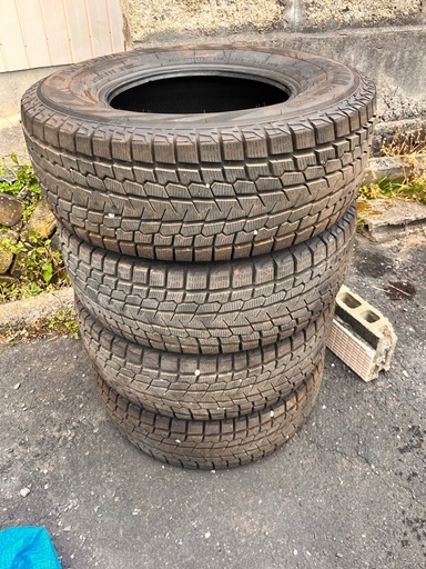 ヨコハマ　アイスガード　　265/70R16 
23年製　バリ溝