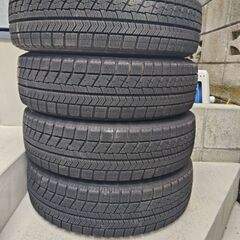 【取引中】スタッドレスタイヤ4本　ブリジストン　ホイール付　Nボックスの画像