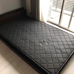 ベッドフレーム＆マットレス セミダブルサイズの画像