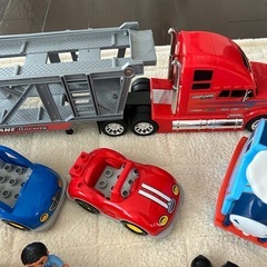 車やブロック　トーマスの画像