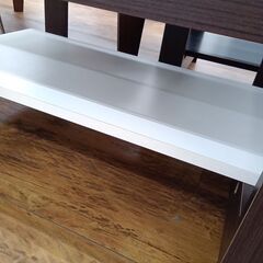 ★リユースのサカイ水戸店★  テーブル ﾎﾜｲﾄ×ﾀﾞｰｸﾌﾞﾗｳﾝ H35×D45×W60 クリーニング済み MT6282の画像