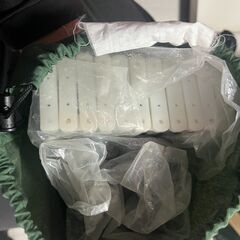 【引取限定】コールマン キャンプ用品まとめ売り（テーブル2点・グリル）※詳細不明・ジャンク扱いの画像