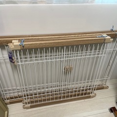 ペットサークル／犬用サークル／アイリスオーヤマ ウッディサークル 中型犬用 W120×D80×H71 使用感あり格安の画像