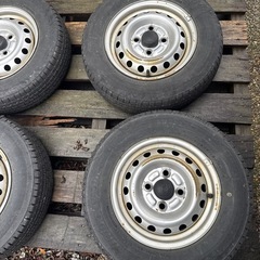 スタッドレスタイヤの画像