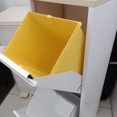 ★リユースのサカイ日立店★HJ8332  ダストボックス ホワイト H95×D25×W32.5 クリーニング済み の画像