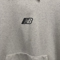 ニューバランス　パーカー　の画像