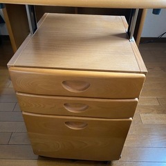 学習机（机、椅子、キャスター付き引出し）の画像
