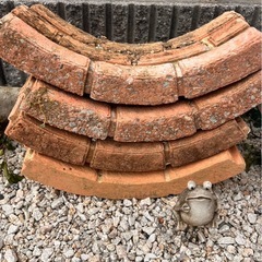 お話中　ガーデニング　赤レンガ　ブロック　花壇　サークル　円の画像