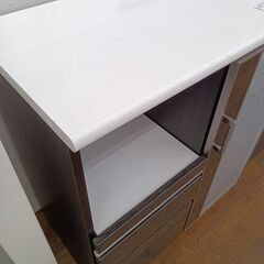 ★リユースのサカイ水戸店★ NITORI レンジ台 ﾎﾜｲﾄ×ﾌﾞﾗｯｸ H101×D50×W90.5 クリーニング済み MT6287の画像