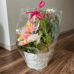 美品　造花祝い花　ラッピング付きアレンジメントの画像