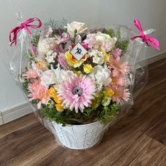 美品　造花祝い花　ラッピング付きアレンジメントの画像