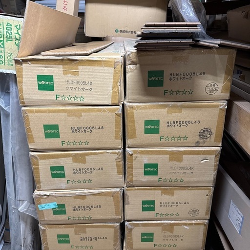 沢山お問い合わせありがとうございます。お話中なので1度出品停止させていたさせていただきます