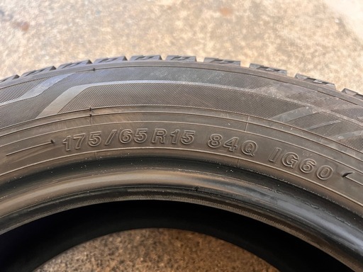 スタッドレスタイヤ　ヨコハマ　IG60 175/65R15