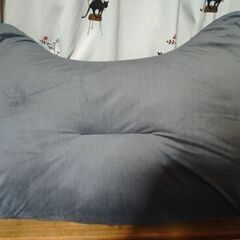 【最終値下出品11/19迄】三角 クッション ビッグ BIG グレーの画像