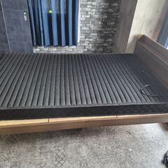 セミダブルベット、コンセント付きの画像