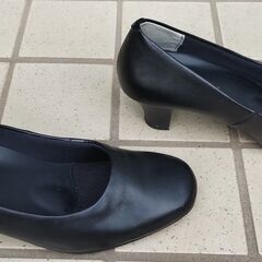 幅広4Eパンプス使用1回の画像