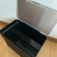 ペット用密閉ごはんケース（こめびつ）の画像