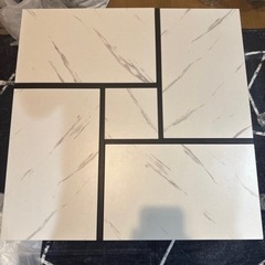 大理石風ローテーブルの画像