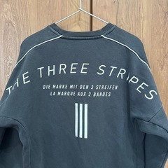 adidas 
トレーナーの画像