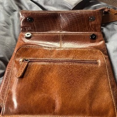 ショルダーバック　本革の画像