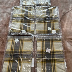 未使用品グローバルワークGLOBAL WORK5品セット132229冬の嫌なパチパチを軽減 静電軽減着られるストールマフラースカーフショールポンチョ膝掛けひざ掛けイエロー黄色系チェック製品タグレディースlady's LADYS女性用婦人ウィメンズwomen’sの画像