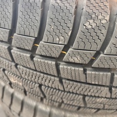 【美品】スタッドレスタイヤ　ブラックホイール付きの画像