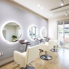 【主婦・ママ歓迎】マンツーマン施術＊落ち着いた客層の髪質改善特化サロンでスタイリスト募集！の画像