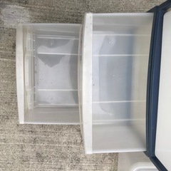 キャスター付きコンテナ　衣装ケースセット　訳ありの画像