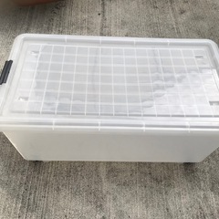 キャスター付きコンテナ　衣装ケースセット　訳ありの画像