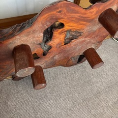 一枚ものの板のローテーブルの画像
