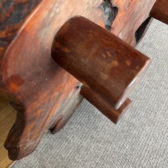 一枚ものの板のローテーブルの画像