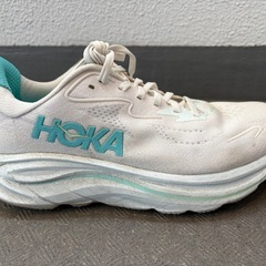 HOKA ランニングシューズの画像