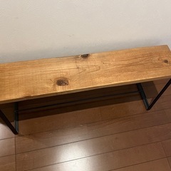 カフェ風スタイルのベンチの画像