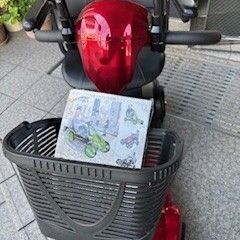 シニアカーとても綺麗です。まだ元気なので、少し購入するのが早く、中古で購入後２回乗っただけです。の画像