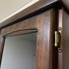 昔の食器棚の画像