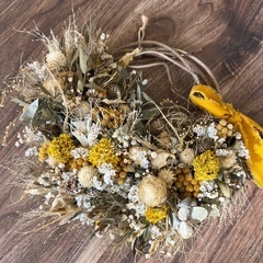 ミモザドライフラワーリースの画像
