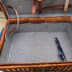 籐と竹のトランク　ピクニックバスケットの画像